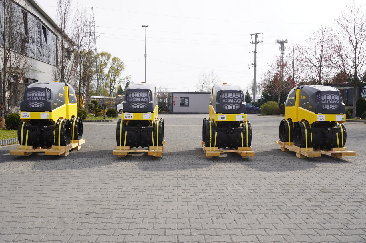 BOMAG BMP 8500 brand-new trench roller / Remote Control / 4 units - Små asfaltvältar: bild 2 BOMAG BMP 8500 brand-new trench roller / Remote Control / 4 units - Små asfaltvältar: bild 2