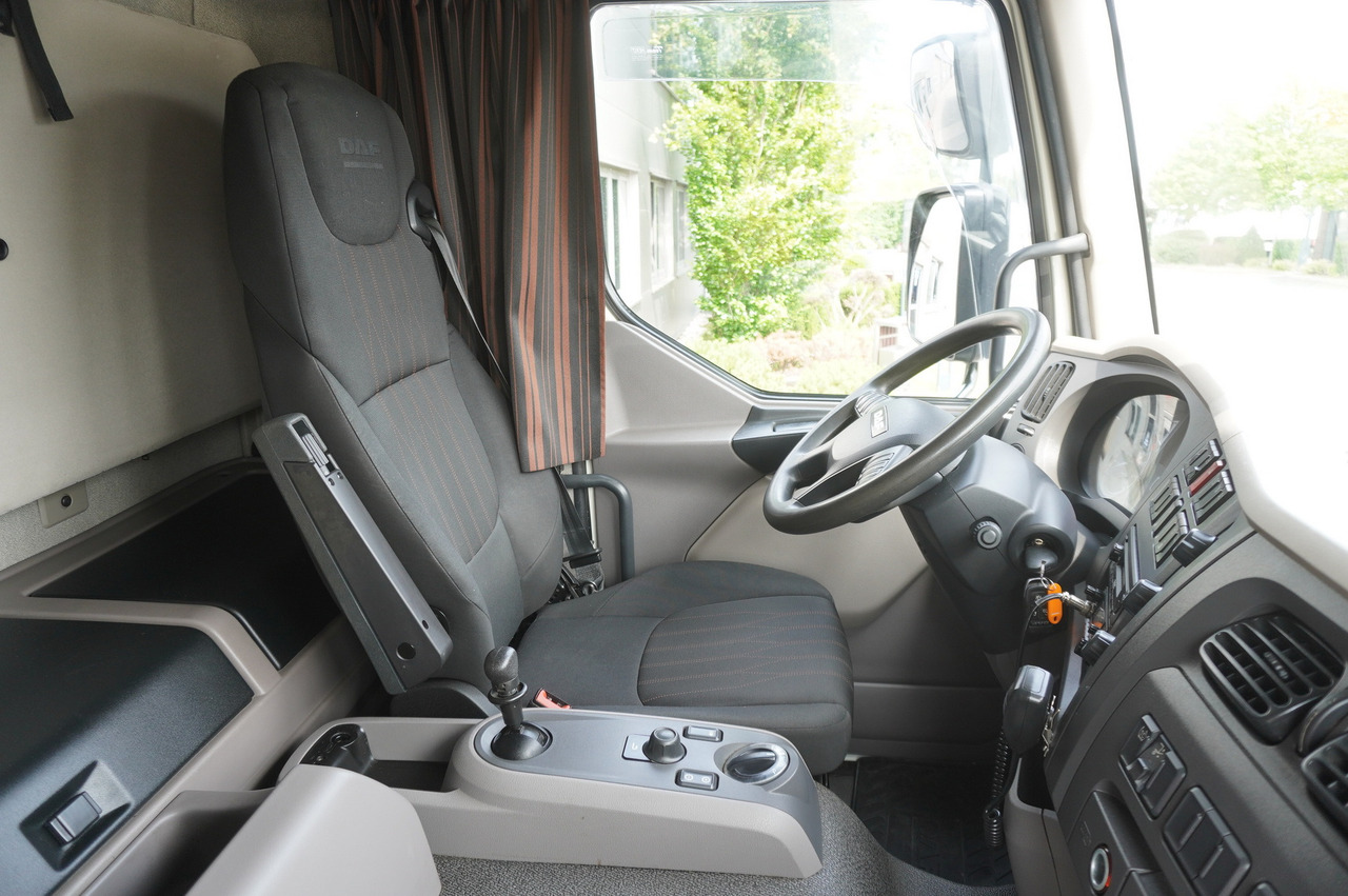 Kylbil lastbil DAF LF 16.260 / Jegger Refrigerator / Carrier Supra 750 / DHOLLANDIA 1500 kg / Sleeper cab: bild 26