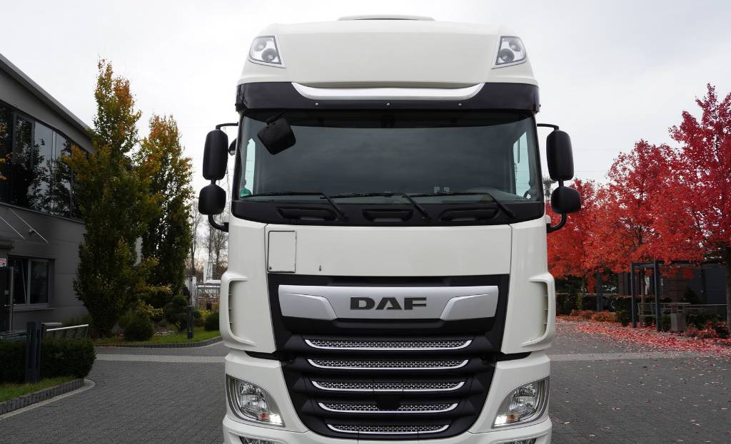 DAF XF 450 6×2 E6 / Refrigerator Lacapitaine / ATP/FRC to 2027 / 18 pallets - Kylbil lastbil: bild 2 DAF XF 450 6×2 E6 / Refrigerator Lacapitaine / ATP/FRC to 2027 / 18 pallets - Kylbil lastbil: bild 2