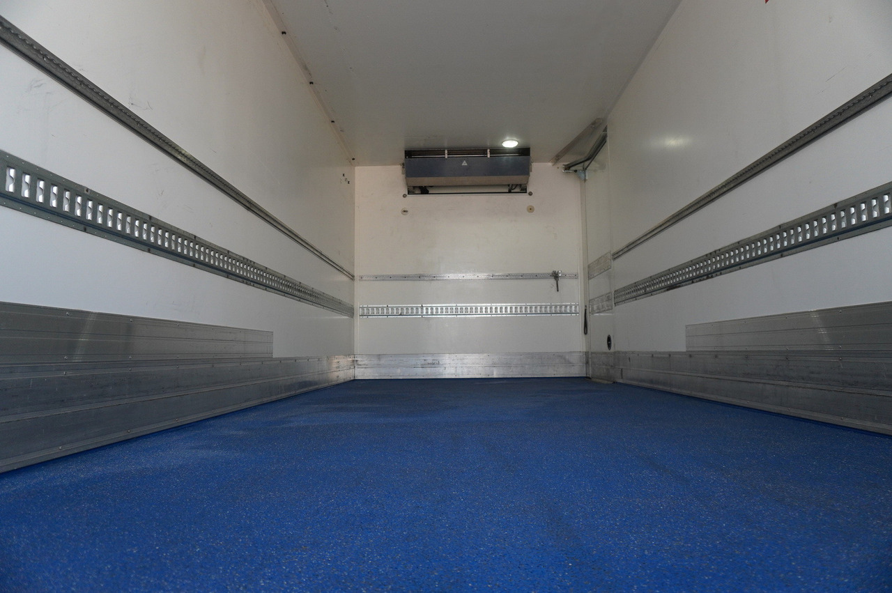 IVECO Eurocargo 100-190 4x2 E6 / Refrigerator / Dhollandia 1.5 T - Kylbil lastbil: bild 5 IVECO Eurocargo 100-190 4x2 E6 / Refrigerator / Dhollandia 1.5 T - Kylbil lastbil: bild 5