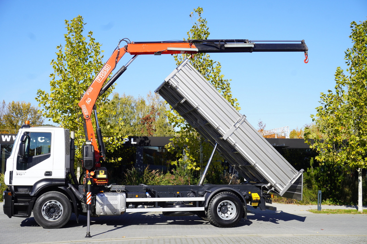 IVECO Stralis 310 E6 / NEW 3-sided tipper / Fassi F135 crane with remote control - Flakbil, Kranbil: bild 4 IVECO Stralis 310 E6 / NEW 3-sided tipper / Fassi F135 crane with remote control - Flakbil, Kranbil: bild 4