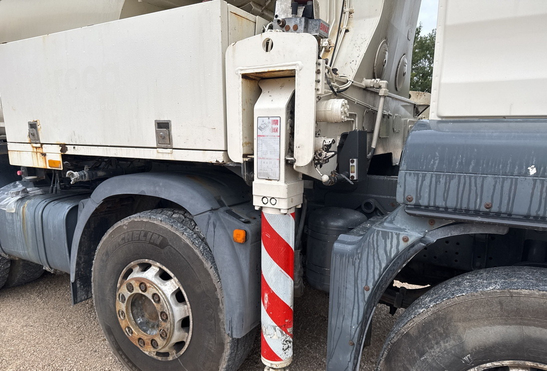 Betongbil MAN TGS 32.400 8x4 Concrete Mixer Pump truck / 426 MTH !!! / 18 meters: bild 10