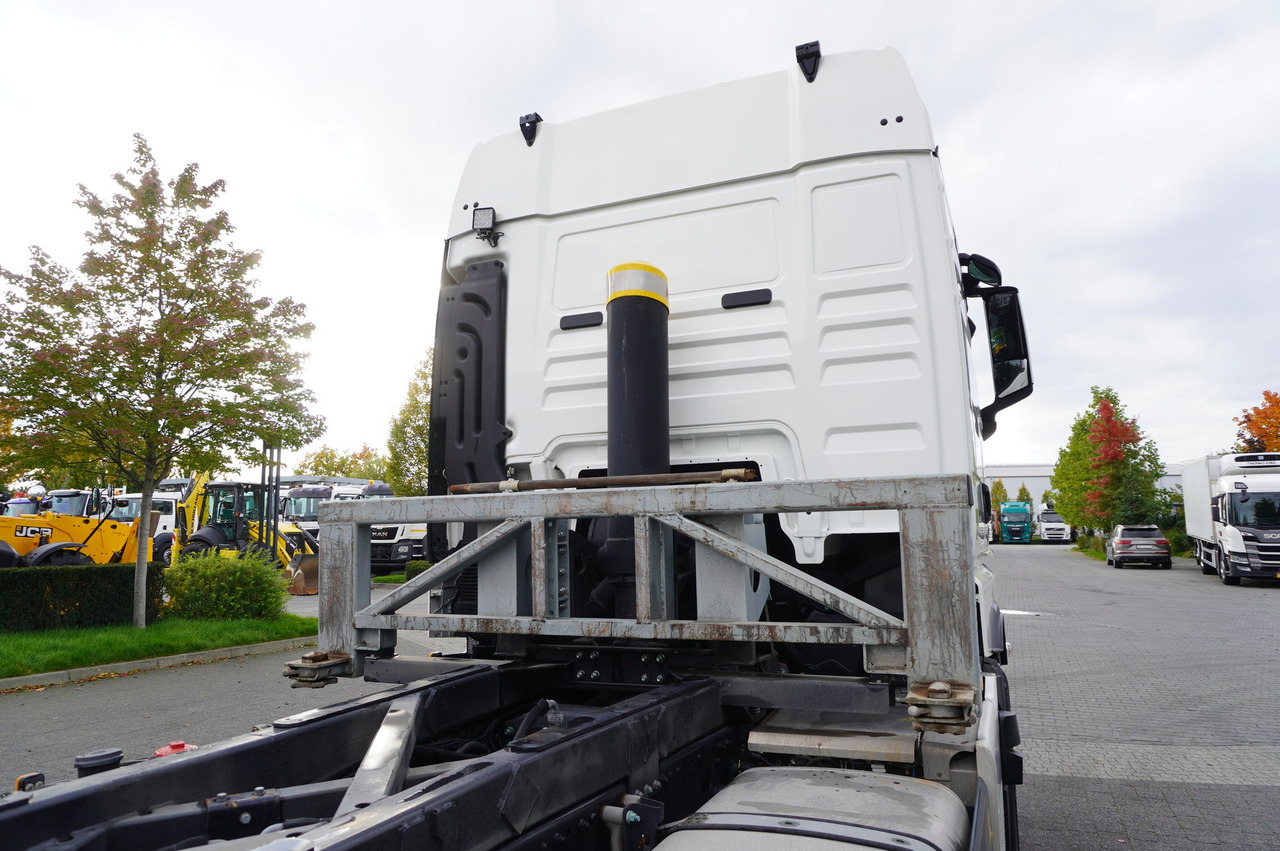MAN TGX 26.470 6x2 COINTAINERKIPPER HYVA HIRMSCHLING / 200 tho. km! - Tippbil lastbil: bild 5 MAN TGX 26.470 6x2 COINTAINERKIPPER HYVA HIRMSCHLING / 200 tho. km! - Tippbil lastbil: bild 5