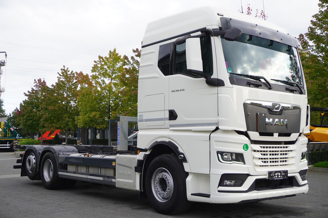 MAN TGX 26.470 6x2 COINTAINERKIPPER HYVA HIRMSCHLING / 200 tho. km! - Tippbil lastbil: bild 4 MAN TGX 26.470 6x2 COINTAINERKIPPER HYVA HIRMSCHLING / 200 tho. km! - Tippbil lastbil: bild 4