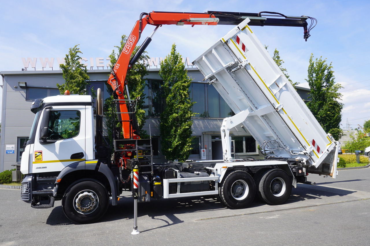 MERCEDES-BENZ AROCS 2636 / Fassi F155A.0.22 crane 6t / 120 tho. km / 3-sided dump truck / 2 x Bordmatic - Flakbil, Kranbil: bild 5 MERCEDES-BENZ AROCS 2636 / Fassi F155A.0.22 crane 6t / 120 tho. km / 3-sided dump truck / 2 x Bordmatic - Flakbil, Kranbil: bild 5