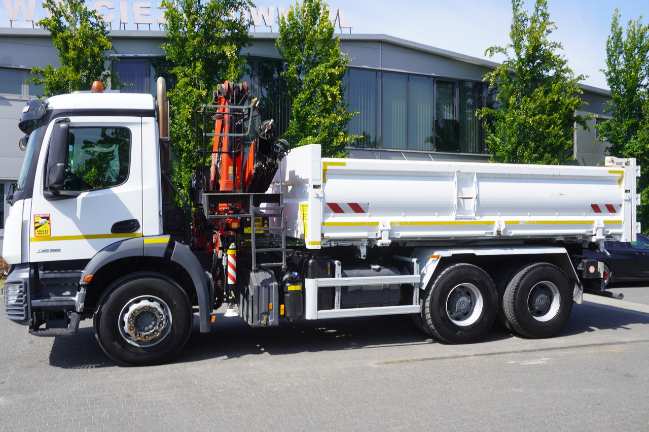 MERCEDES-BENZ AROCS 2636 / Fassi F155A.0.22 crane 6t / 120 tho. km / 3-sided dump truck / 2 x Bordmatic - Flakbil, Kranbil: bild 4 MERCEDES-BENZ AROCS 2636 / Fassi F155A.0.22 crane 6t / 120 tho. km / 3-sided dump truck / 2 x Bordmatic - Flakbil, Kranbil: bild 4