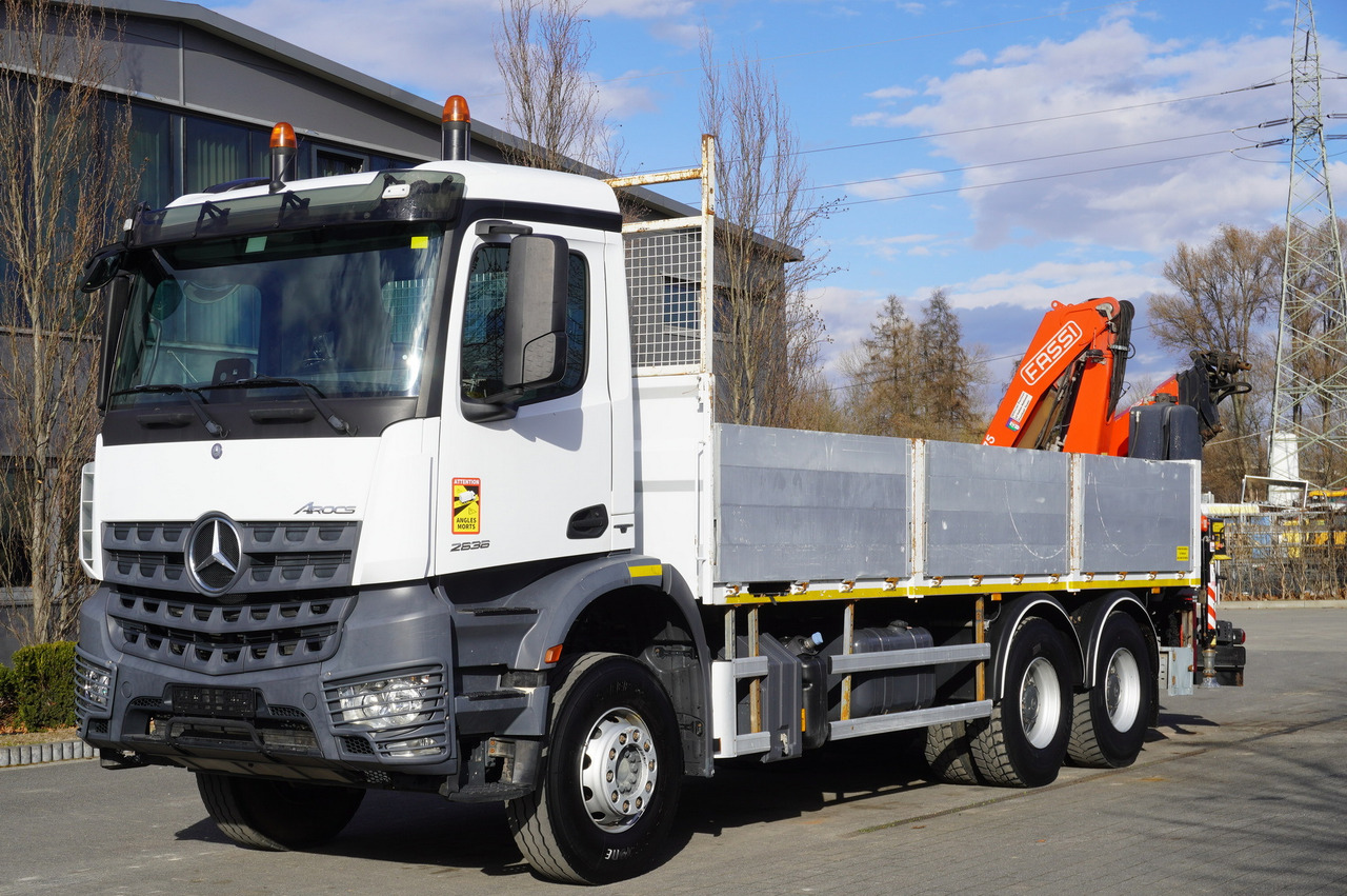 MERCEDES-BENZ AROCS 2636 Flatbed / HDS FASSI F175 7.7 T / 150,000 km - Kranbil: bild 2 MERCEDES-BENZ AROCS 2636 Flatbed / HDS FASSI F175 7.7 T / 150,000 km - Kranbil: bild 2