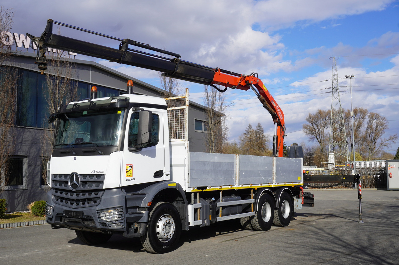 MERCEDES-BENZ AROCS 2636 Flatbed / HDS FASSI F175 7.7 T / 150,000 km - Mobilkran: bild 1 MERCEDES-BENZ AROCS 2636 Flatbed / HDS FASSI F175 7.7 T / 150,000 km - Mobilkran: bild 1