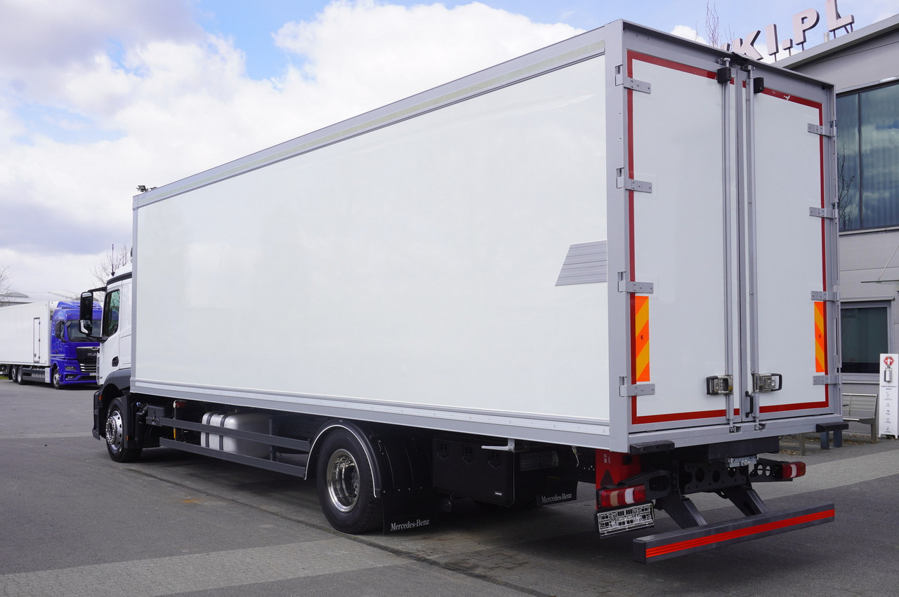 MERCEDES-BENZ Actros 1824 / Refrigerator / Carrier Supra 1250 / Sleeping cabin - Kylbil lastbil: bild 5 MERCEDES-BENZ Actros 1824 / Refrigerator / Carrier Supra 1250 / Sleeping cabin - Kylbil lastbil: bild 5
