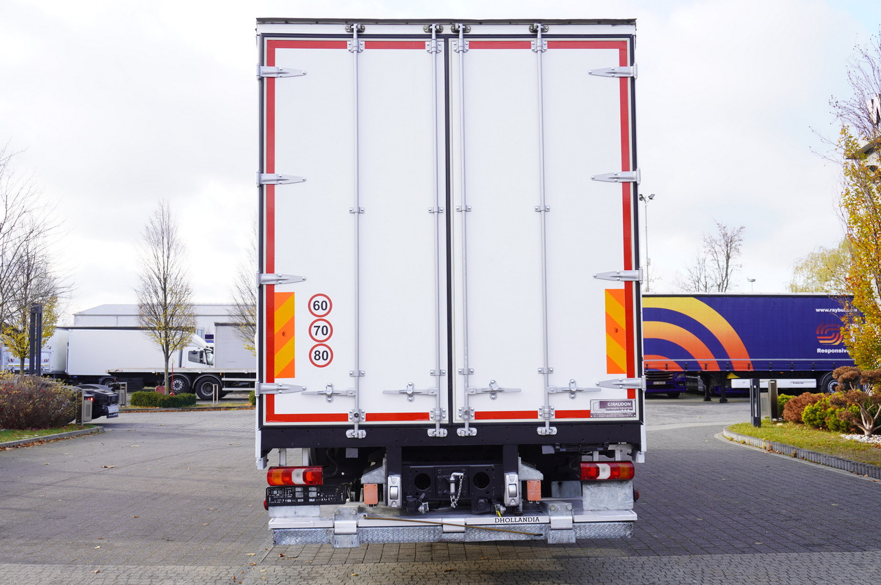 MERCEDES-BENZ Actros 1835 E6 4×2 / Curtainsider 21 pallets / tail lift 1.5t - Kapellbil: bild 2 MERCEDES-BENZ Actros 1835 E6 4×2 / Curtainsider 21 pallets / tail lift 1.5t - Kapellbil: bild 2
