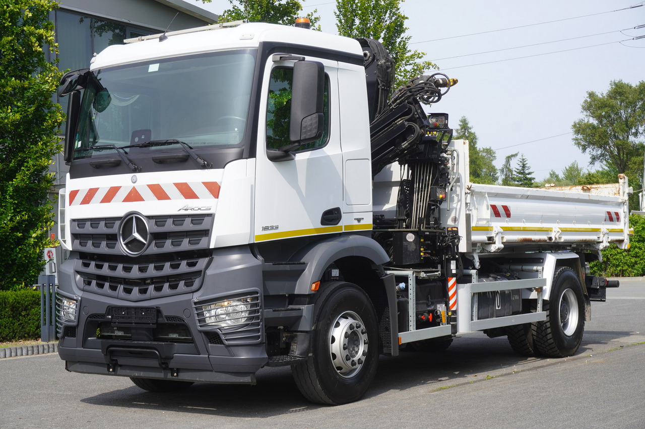 MERCEDES-BENZ Arocs 1833 / 87,000 km!!! / Hds HIAB X-DUO 128 B-2 / three-sided tipper - Tippbil lastbil, Kranbil: bild 3 MERCEDES-BENZ Arocs 1833 / 87,000 km!!! / Hds HIAB X-DUO 128 B-2 / three-sided tipper - Tippbil lastbil, Kranbil: bild 3