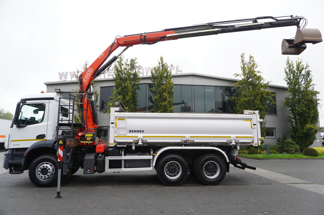 MERCEDES-BENZ Arocs 2636 6x4 / Fassi F175 / 7.7 t / 10 m / 2-side tipper / Bortmatic - Kranbil: bild 4 MERCEDES-BENZ Arocs 2636 6x4 / Fassi F175 / 7.7 t / 10 m / 2-side tipper / Bortmatic - Kranbil: bild 4