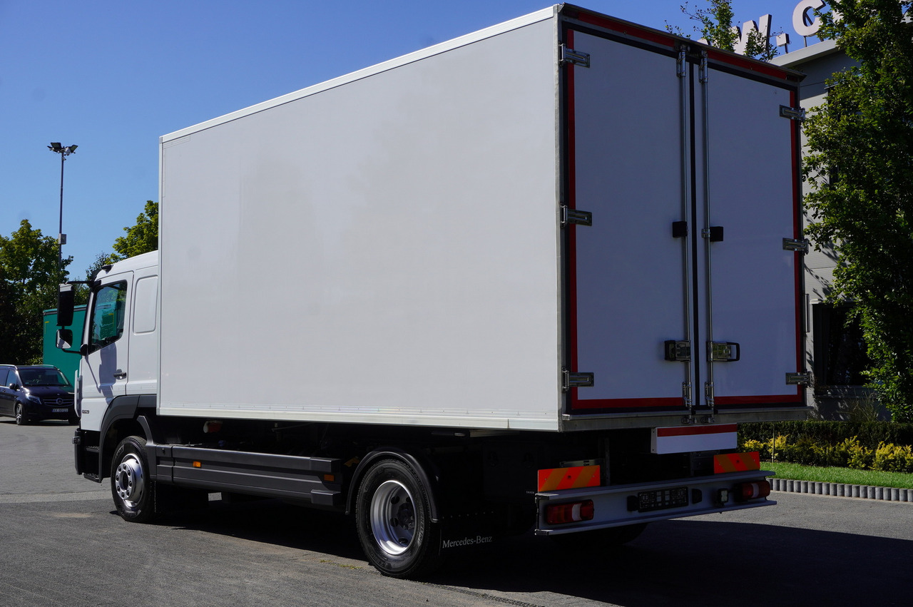 MERCEDES-BENZ Atego 1223 / Bitemperature Refrigerator 12 EPAL / Full ADR / Sleeper cab / 175 tho. km - Kylbil lastbil: bild 3 MERCEDES-BENZ Atego 1223 / Bitemperature Refrigerator 12 EPAL / Full ADR / Sleeper cab / 175 tho. km - Kylbil lastbil: bild 3