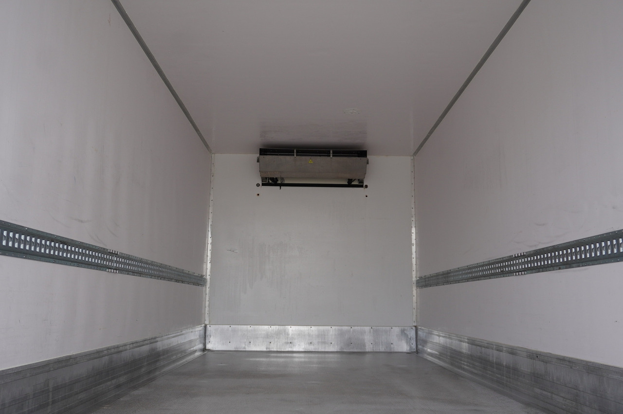 Kylbil lastbil MERCEDES-BENZ Atego 1530 E6 Lamberet refrigerated truck 17 pallets / load capacity 7t: bild 14