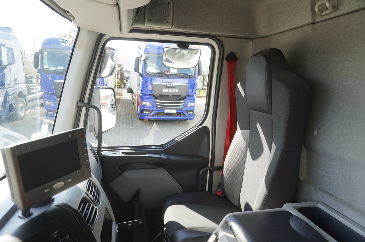 Kylbil lastbil RENAULT D12 / Lamberet refrigerated truck / Dhollandia tail lift 1500 kg / 130 thousand km !!: bild 27