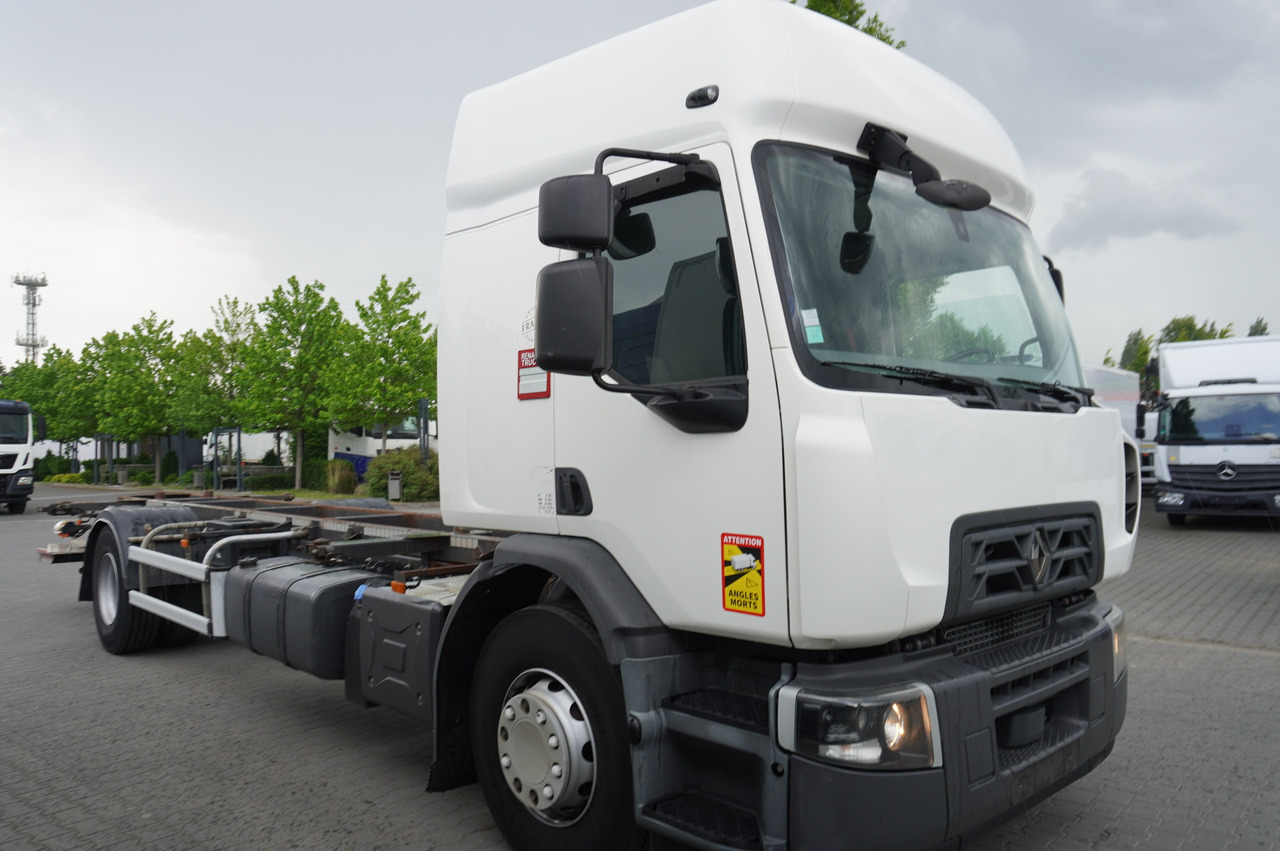 RENAULT D19 Wide Glob / BDF / load capacity 11t / 280 thousand km / tail lift - Chassi lastbil: bild 1 RENAULT D19 Wide Glob / BDF / load capacity 11t / 280 thousand km / tail lift - Chassi lastbil: bild 1