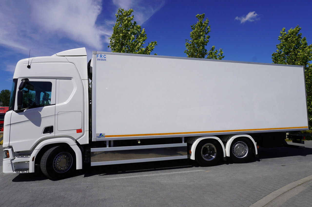 SCANIA R500 / Lecapitaine refrigerator 20 EPAL / Carrier Supra 950 / Steered 3rd axle - Kylbil lastbil: bild 2 SCANIA R500 / Lecapitaine refrigerator 20 EPAL / Carrier Supra 950 / Steered 3rd axle - Kylbil lastbil: bild 2