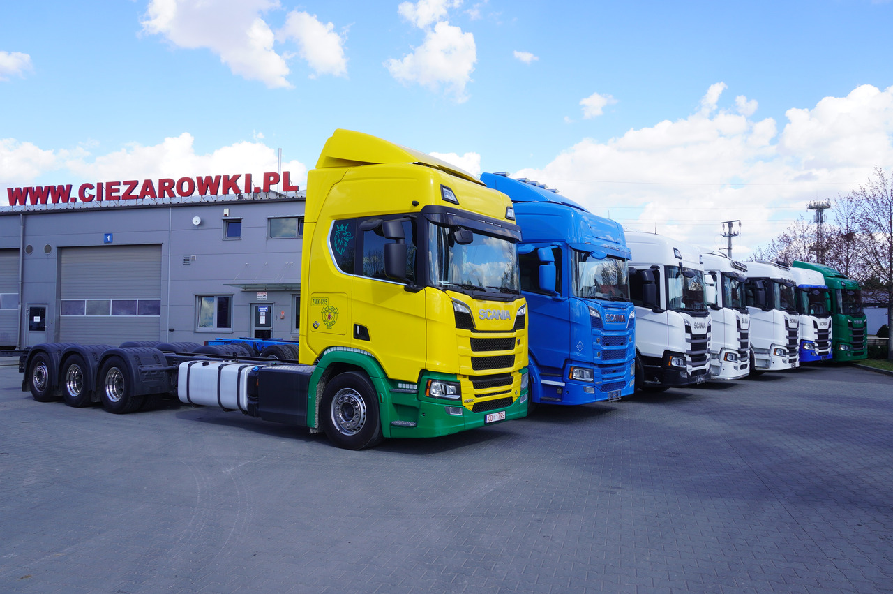 SCANIA R650 V8 / 650 HP/ frame 8.8 m / steered 4th axis / 20 units - Kranbil: bild 1 SCANIA R650 V8 / 650 HP/ frame 8.8 m / steered 4th axis / 20 units - Kranbil: bild 1