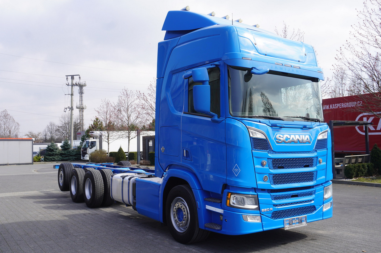 SCANIA R650 V8 / 650 HP/ frame 8.8 m / steered 4th axle - Kranbil: bild 5 SCANIA R650 V8 / 650 HP/ frame 8.8 m / steered 4th axle - Kranbil: bild 5
