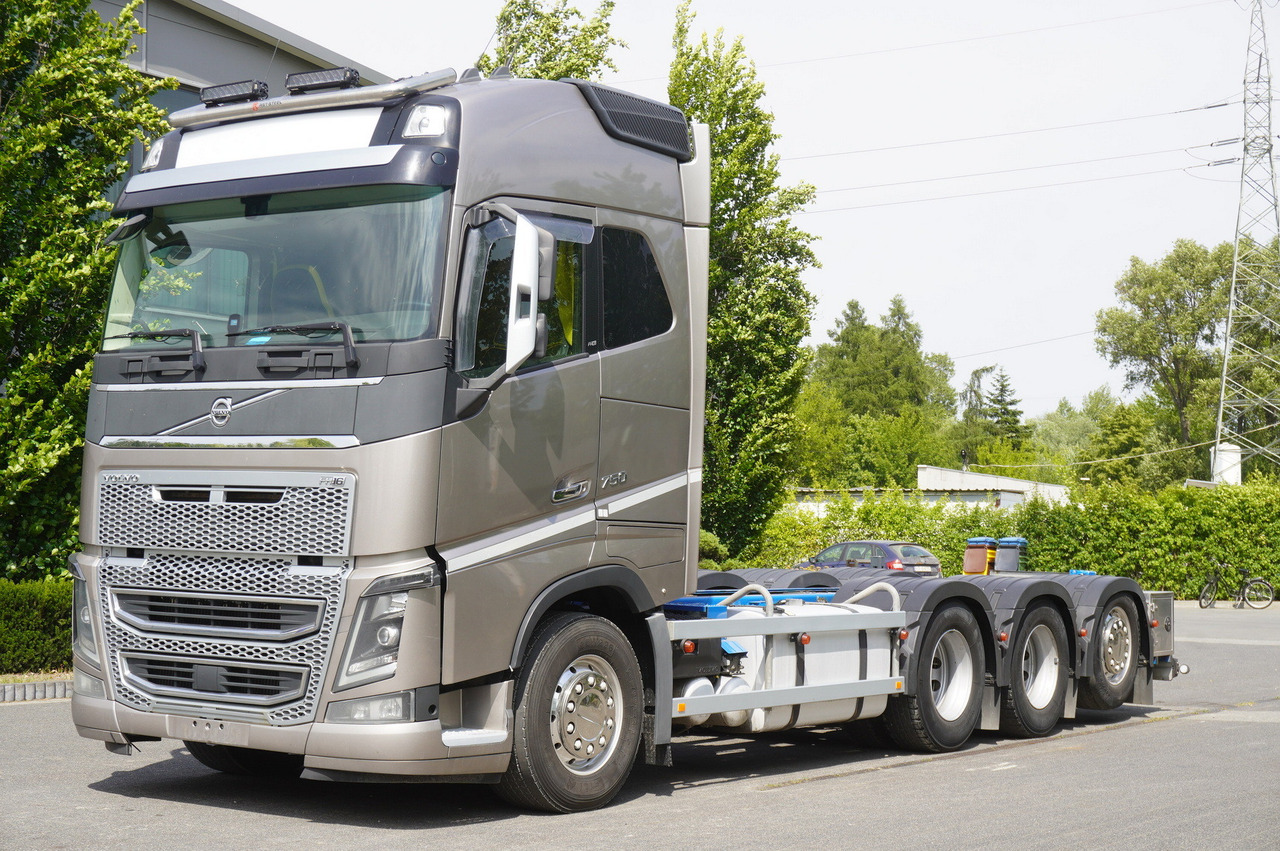 VOLVO Volvo FH16 750 8x4x4 / 750 HP! / Frame 685 cm / Steered 4th axle - Chassi lastbil: bild 2 VOLVO Volvo FH16 750 8x4x4 / 750 HP! / Frame 685 cm / Steered 4th axle - Chassi lastbil: bild 2