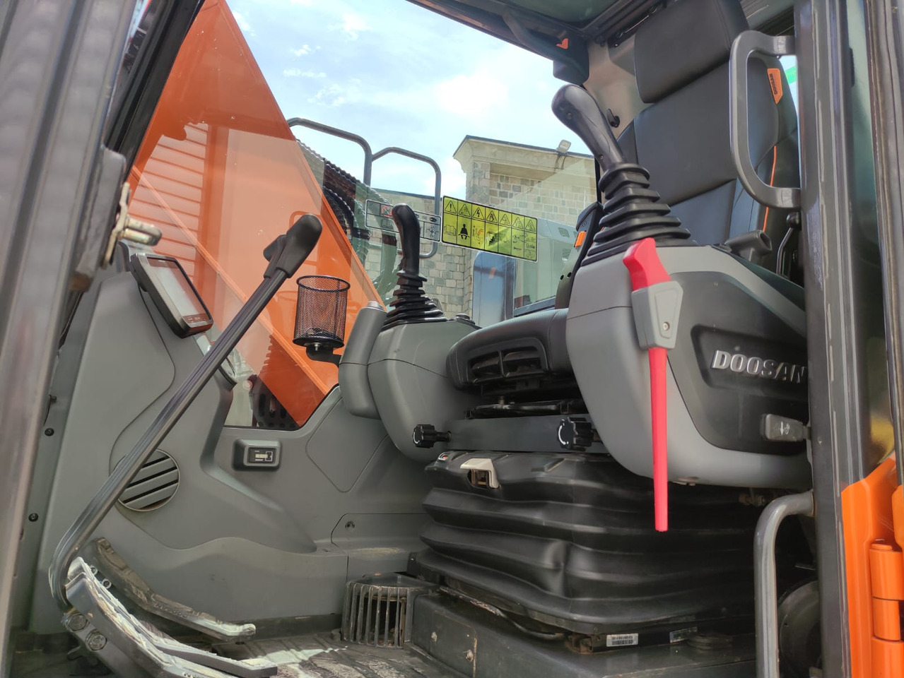 DOOSAN DX140LCR-7 - Bandgrävare: bild 5 DOOSAN DX140LCR-7 - Bandgrävare: bild 5