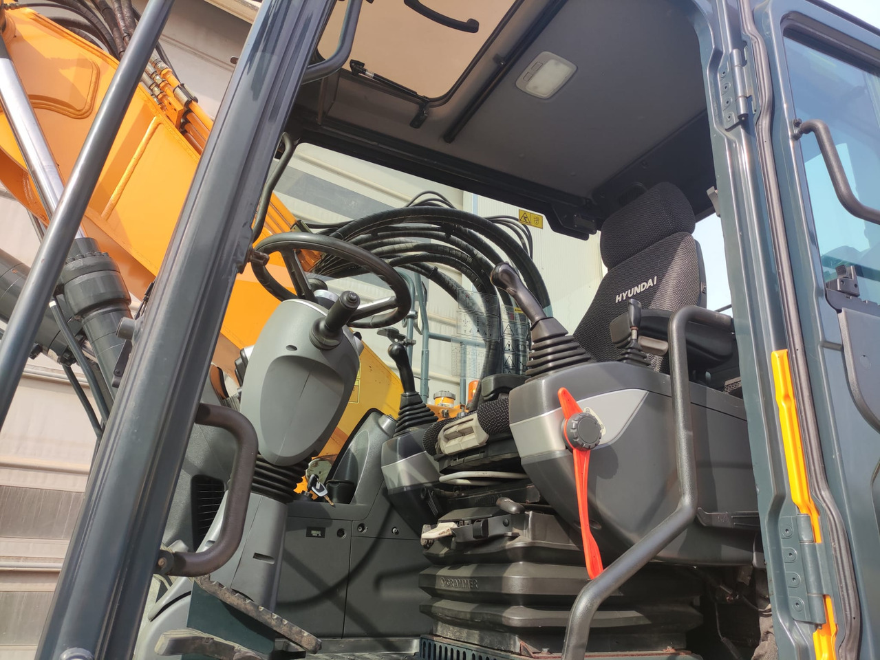 HYUNDAI HW140 - Grävmaskin på däck: bild 5 HYUNDAI HW140 - Grävmaskin på däck: bild 5