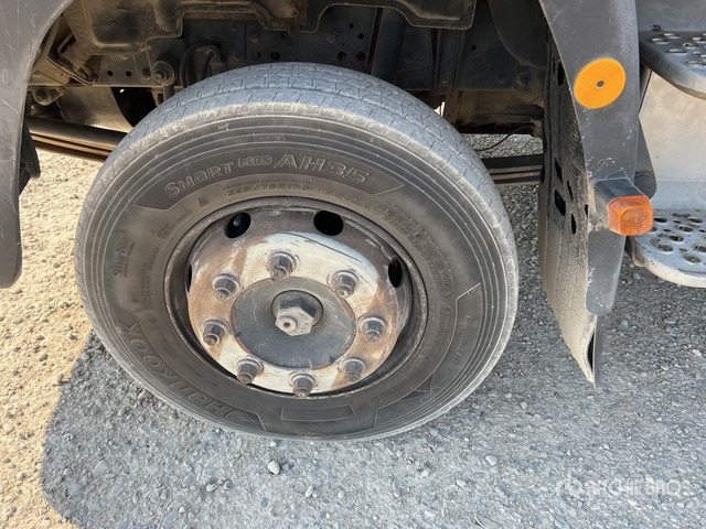 2002 Iveco Eurocargo 80E15 2002 PM 5022 2500 kg on Crew Cab Dump Truck with Crane - Slagklippare/ Slagslåtter: bild 5 2002 Iveco Eurocargo 80E15 2002 PM 5022 2500 kg on Crew Cab Dump Truck with Crane - Slagklippare/ Slagslåtter: bild 5
