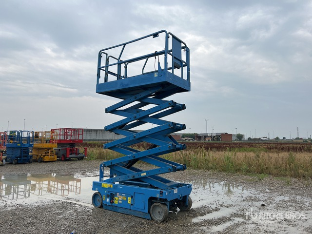 2010 Genie GS3246 Electric Scissor Lift - Saxlift: bild 2 2010 Genie GS3246 Electric Scissor Lift - Saxlift: bild 2