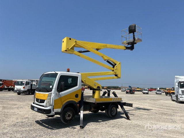 2011 Renault Maxity 2011 Socage DA320 20 m on Bucket Truck - Billift: bild 1 2011 Renault Maxity 2011 Socage DA320 20 m on Bucket Truck - Billift: bild 1