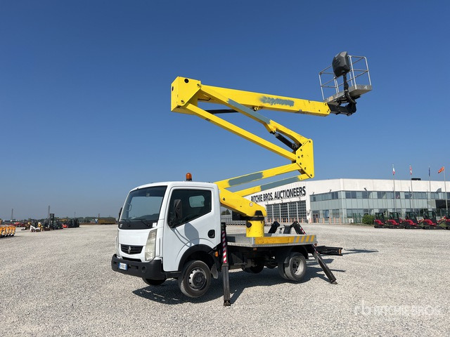 2011 Renault Maxity 2011 Socage DA324 24 m on Bucket Truck - Billift: bild 2 2011 Renault Maxity 2011 Socage DA324 24 m on Bucket Truck - Billift: bild 2