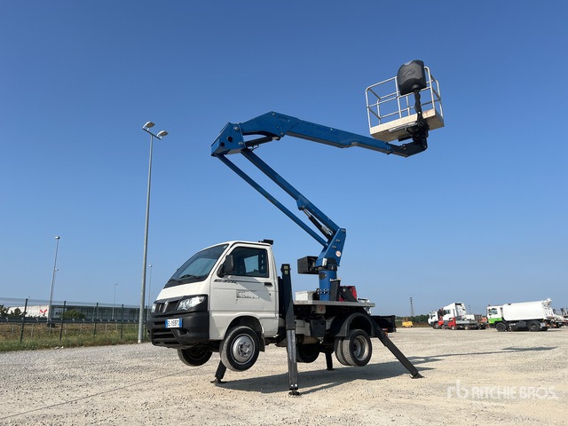 2012 Piaggio Porter 2012 Socage A314 14 m on Bucket Truck - Billift: bild 1 2012 Piaggio Porter 2012 Socage A314 14 m on Bucket Truck - Billift: bild 1