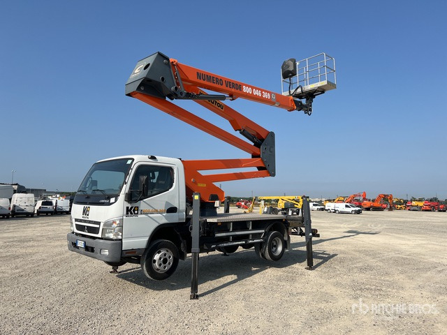 2013 Mitsubishi Canter 2013 Socage DA328 28 m on 4x2 Bucket Truck - Billift: bild 4 2013 Mitsubishi Canter 2013 Socage DA328 28 m on 4x2 Bucket Truck - Billift: bild 4