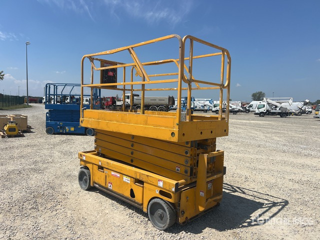 2015 Haulotte Compact 12 Electric (Inoperable) Scissor Lift - Saxlift: bild 3 2015 Haulotte Compact 12 Electric (Inoperable) Scissor Lift - Saxlift: bild 3