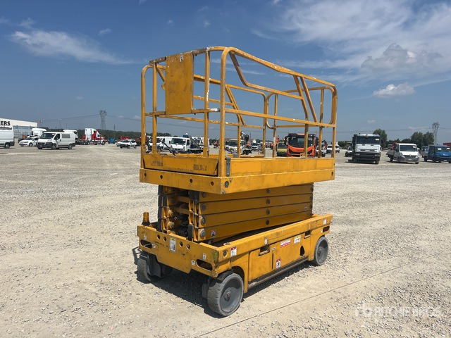 2015 Haulotte Compact 12 Electric (Inoperable) Scissor Lift - Saxlift: bild 4 2015 Haulotte Compact 12 Electric (Inoperable) Scissor Lift - Saxlift: bild 4