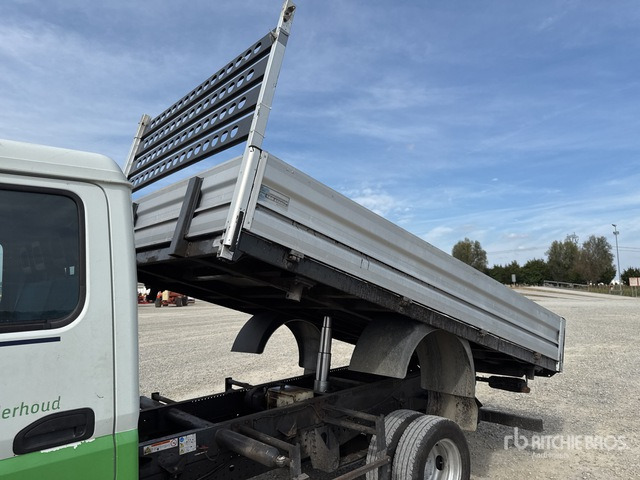 2015 Mitsubishi Canter Crew Cab Dump Truck: Light Duty - Tippbil lastbil: bild 5 2015 Mitsubishi Canter Crew Cab Dump Truck: Light Duty - Tippbil lastbil: bild 5