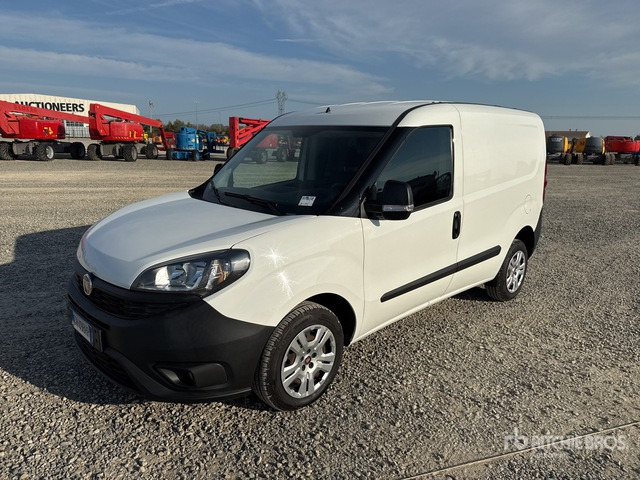 2021 Fiat Doblo CARGO CH1 LOUNGE 1.3 MJET 95CV ... Van Truck - Små skåpbil: bild 2 2021 Fiat Doblo CARGO CH1 LOUNGE 1.3 MJET 95CV ... Van Truck - Små skåpbil: bild 2