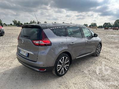 RENAULT GRAND SCENIC 7 Seats 1.7 BLUE INITIALE PARIS - Personbil: bild 4 RENAULT GRAND SCENIC 7 Seats 1.7 BLUE INITIALE PARIS - Personbil: bild 4