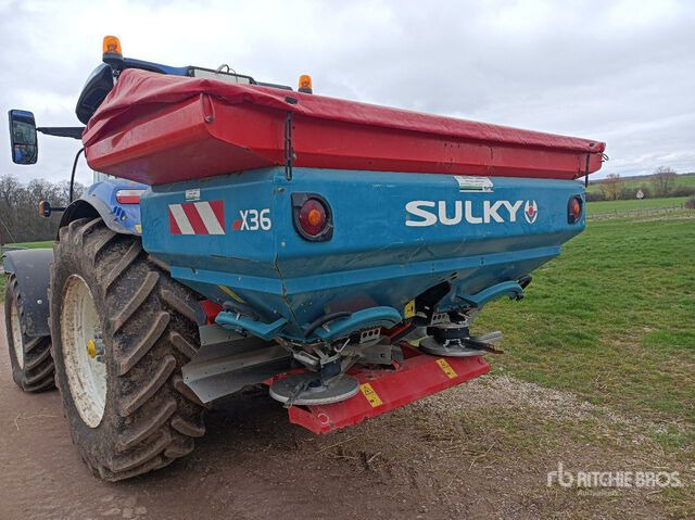 2008 Sulky X36 28 m 3-Point 3000 L Fertilizer Spreader - Slagklippare/ Slagslåtter: bild 2 2008 Sulky X36 28 m 3-Point 3000 L Fertilizer Spreader - Slagklippare/ Slagslåtter: bild 2