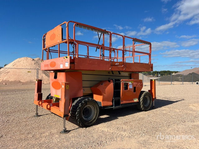 2011 JLG 4394 RT 4x4 Nacelle Ciseaux Scissor Lift - Saxlift: bild 2 2011 JLG 4394 RT 4x4 Nacelle Ciseaux Scissor Lift - Saxlift: bild 2