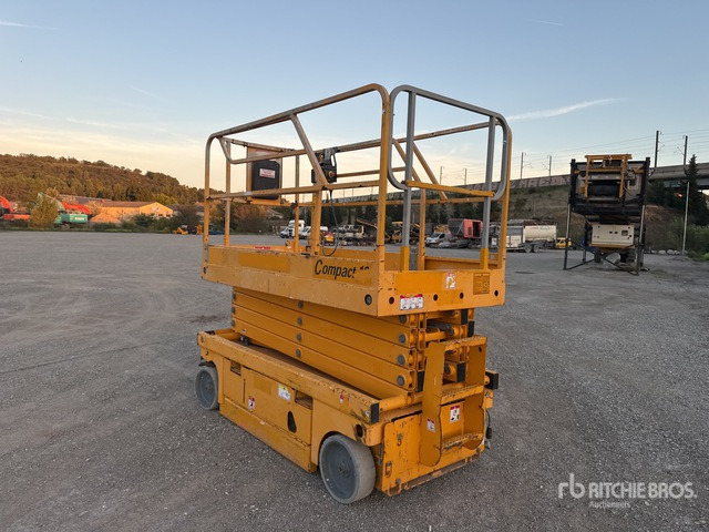 2015 Haulotte Compact12 Nacelle Ciseaux Electrique Electric Scissor Lift - Saxlift: bild 3 2015 Haulotte Compact12 Nacelle Ciseaux Electrique Electric Scissor Lift - Saxlift: bild 3