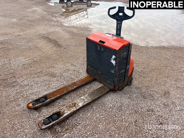 2017 Toyota LWE160 1600 kg Electric (Inoperable) Pallet Jack - Låglyftar: bild 1 2017 Toyota LWE160 1600 kg Electric (Inoperable) Pallet Jack - Låglyftar: bild 1