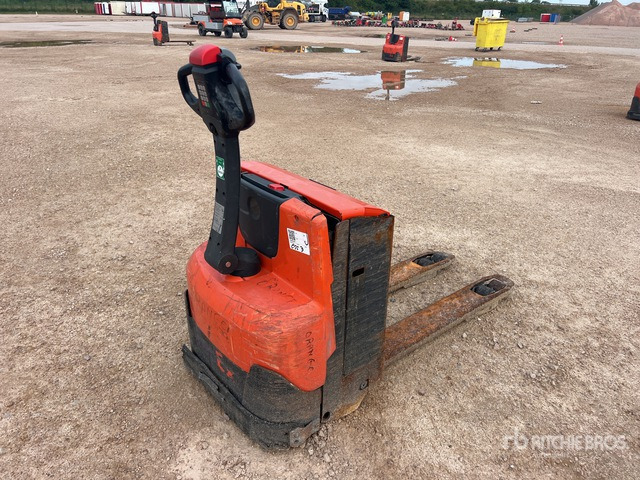 2017 Toyota LWE160 1600 kg Electric (Inoperable) Pallet Jack - Låglyftar: bild 3 2017 Toyota LWE160 1600 kg Electric (Inoperable) Pallet Jack - Låglyftar: bild 3