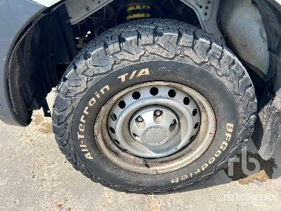 Flakbil ISUZU 4x4 Crew Cab Pick-up: bild 23