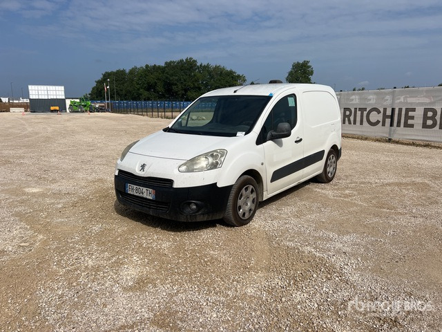 2013 Peugeot Partner Vehicule Utilitaire Cargo Van - Transportbil: bild 1 2013 Peugeot Partner Vehicule Utilitaire Cargo Van - Transportbil: bild 1