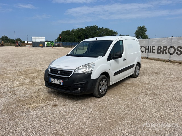 2017 Peugeot Partner Vehicule Utilitaire Cargo Van - Transportbil: bild 1 2017 Peugeot Partner Vehicule Utilitaire Cargo Van - Transportbil: bild 1