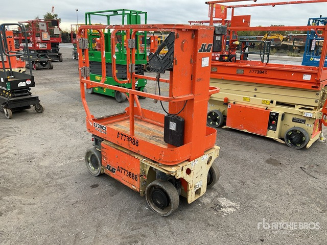 2017 JLG 1230ES Scissor Lift Vertical Mast Lift - Pelarlift: bild 4 2017 JLG 1230ES Scissor Lift Vertical Mast Lift - Pelarlift: bild 4