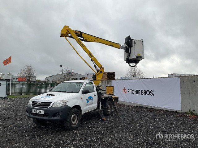 2018 Toyota Hilux 2018 Versalift LAT-38-135-H on 2018 Toyota Hilux 4x4 Bucket Truck Bucket Truck - Billift: bild 1 2018 Toyota Hilux 2018 Versalift LAT-38-135-H on 2018 Toyota Hilux 4x4 Bucket Truck Bucket Truck - Billift: bild 1