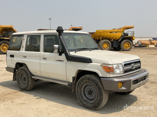 2011 Toyota Land Cruiser LX 76R 4x4 SUV - SUV: bild 1 2011 Toyota Land Cruiser LX 76R 4x4 SUV - SUV: bild 1