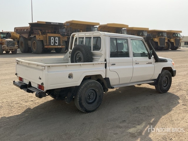 2016 Toyota Land Cruiser 79L 4x4 Crew Cab Pickup - Pickup: bild 4 2016 Toyota Land Cruiser 79L 4x4 Crew Cab Pickup - Pickup: bild 4