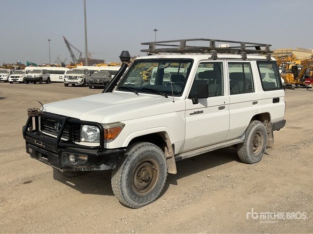 2018 Toyota Land Cruiser 76L 4x4 SUV - SUV: bild 1 2018 Toyota Land Cruiser 76L 4x4 SUV - SUV: bild 1